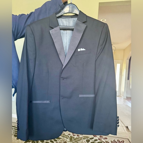 Couture 1910 Tuxedo Jacket and Pants - Picture 2 of 11